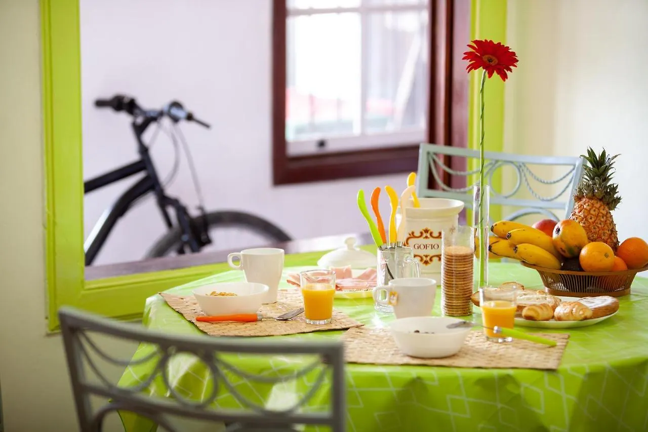 Patio Hostel (Adults Only) La Laguna  La Laguna (Tenerife)